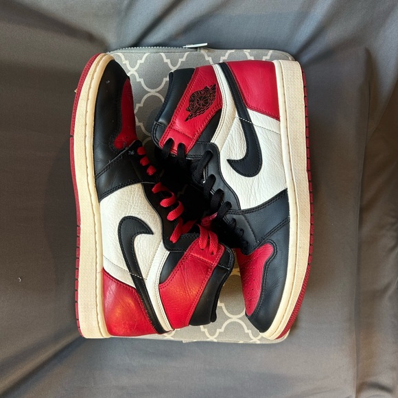 Air Jordan 1 Retro High OG 'Bred Toe' - Picture 6 of 12